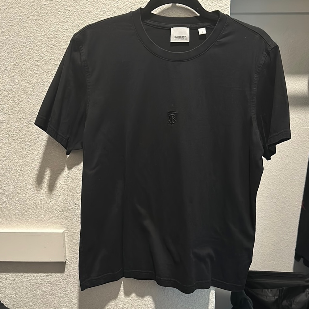 Burberry women’s Black T-Shirt